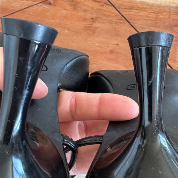 Nine West Black Pointed Toe Low Heels - Picture 10 of 14